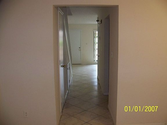 4th image of 731 SE 1st Way