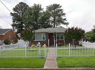 27 Mansford Dr, Hampton, VA 23664