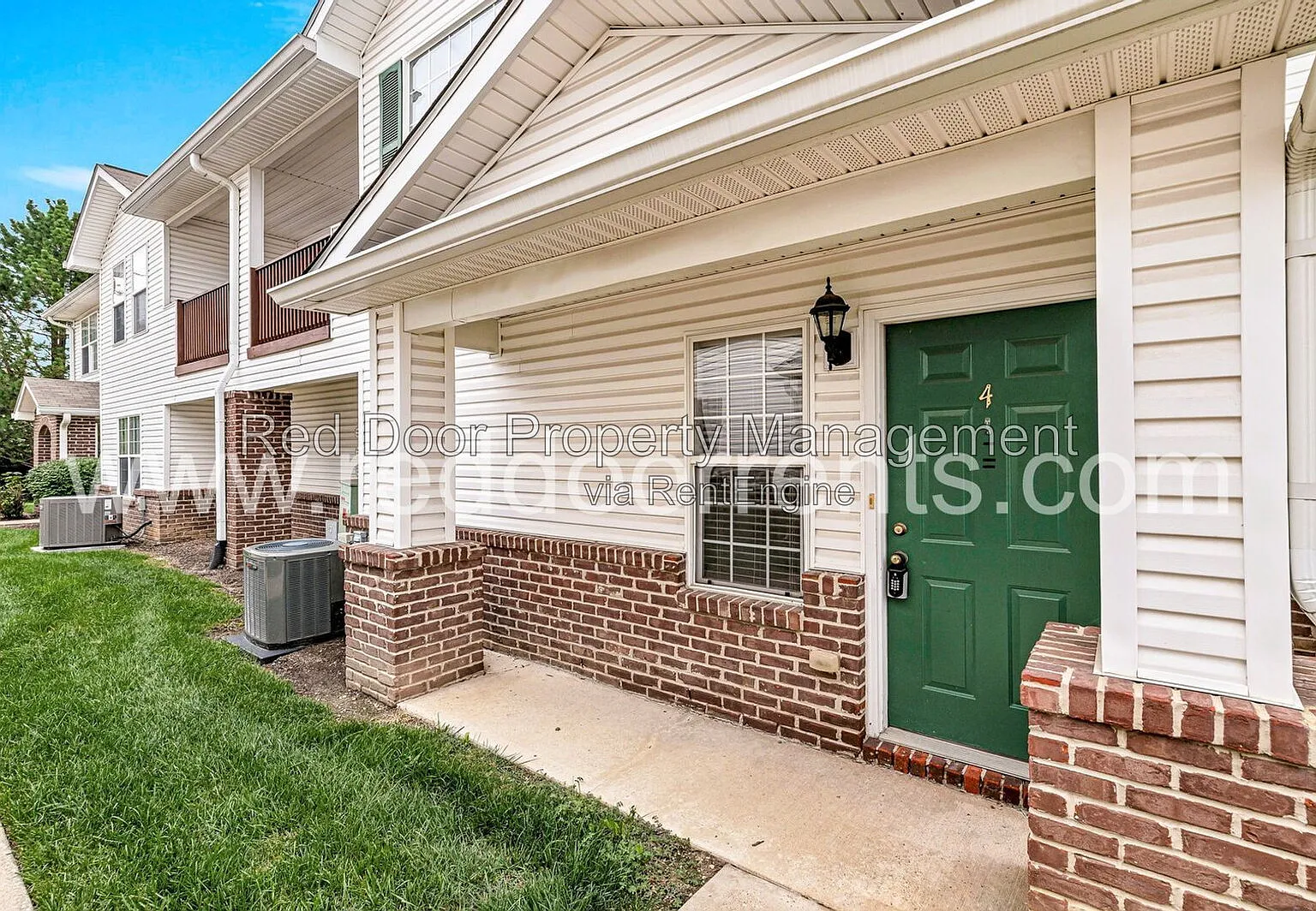 2 bed, 2.0 bath, 1300 sqft, $1,745 — Photo 3