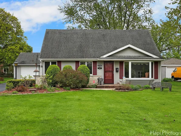 3207 Knollwood Ln, Glenview, IL 60025