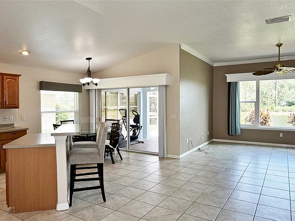3rd image of 1546 Scarlett Ave