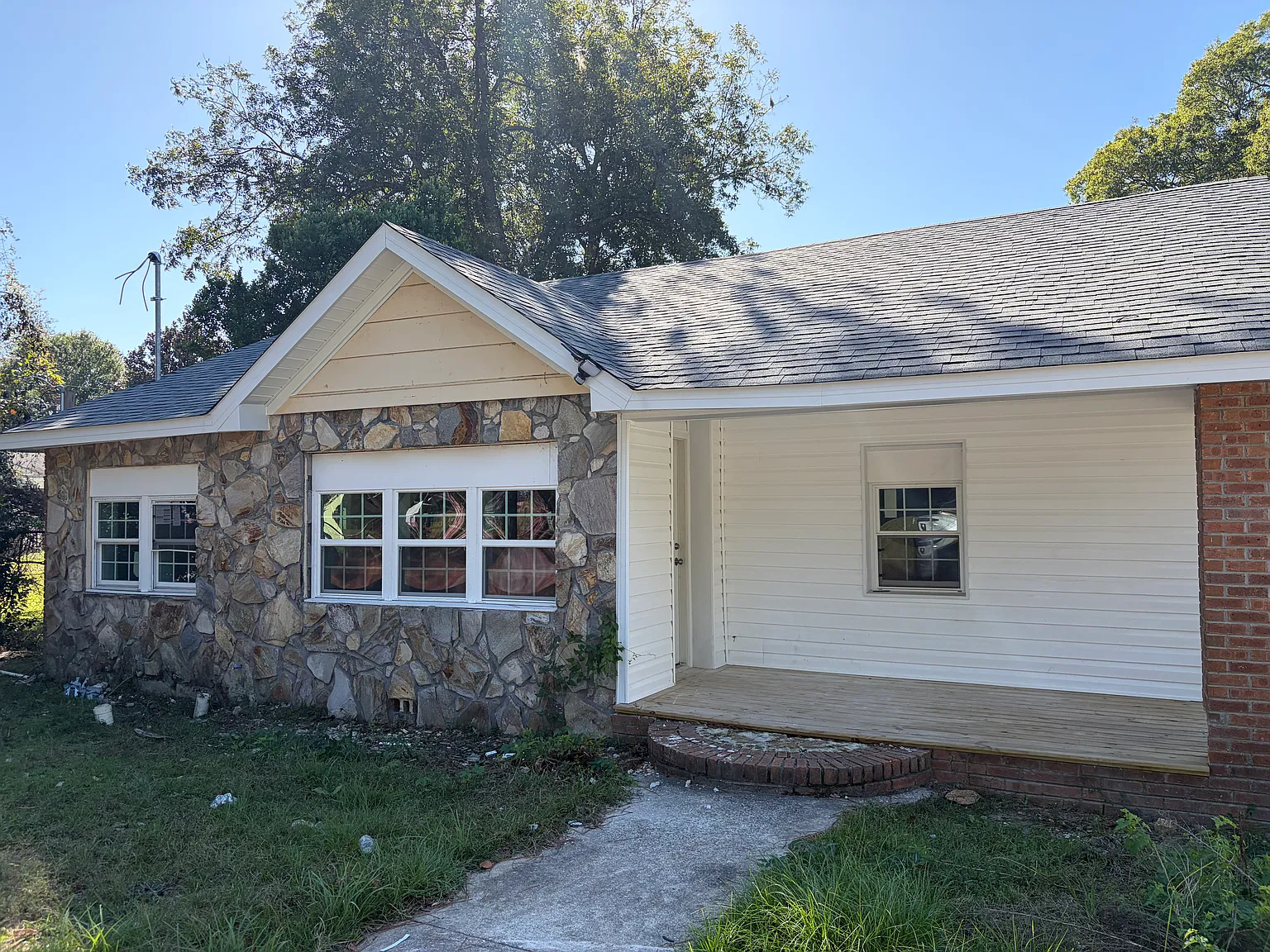 4 bed, 2282 sqft, $2,500 — Photo 1