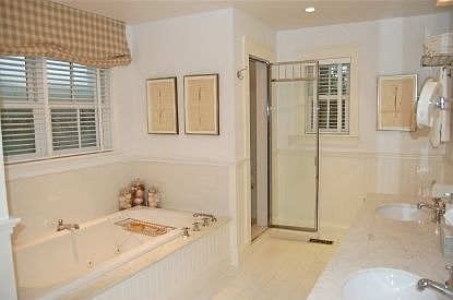 3rd image of 12 Clover Leaf Ln