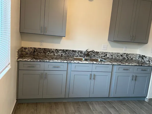 824 N Rinaldi St #2, Visalia, CA 93291