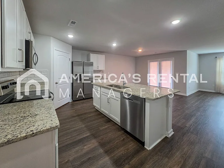 1508 Heritage Cir SE — Photo 19