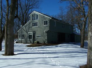 10168 Susan Ct, Roscoe, IL