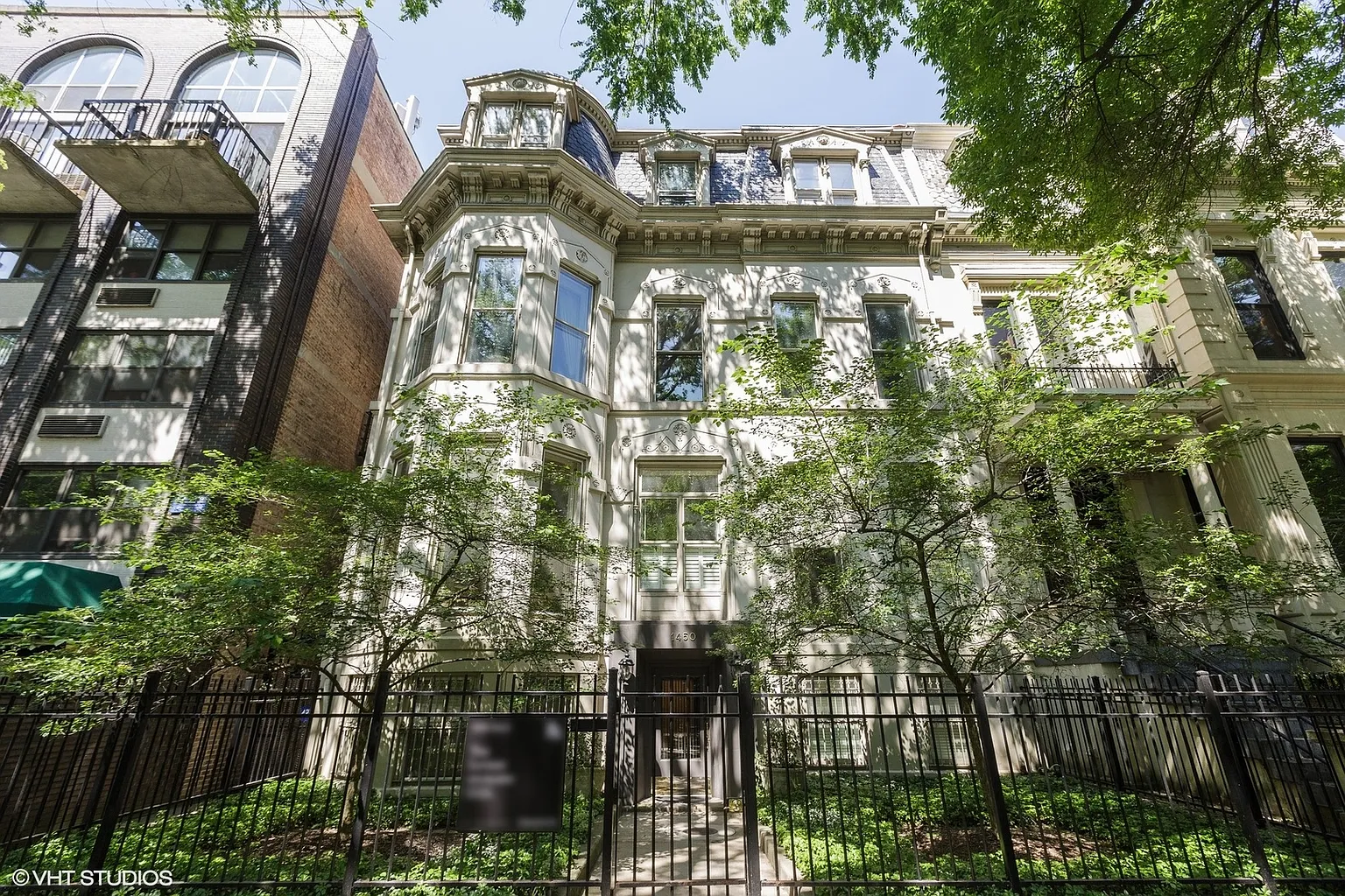 1450 N Dearborn St APT 2A photo 1