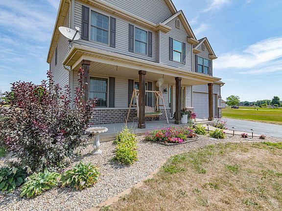 3rd image of 1255 Wood Cliff Ct
