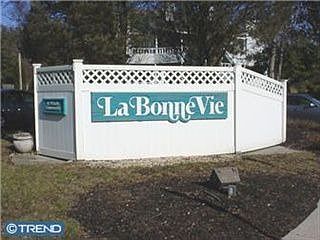 2nd image of 707 Abbey Ct