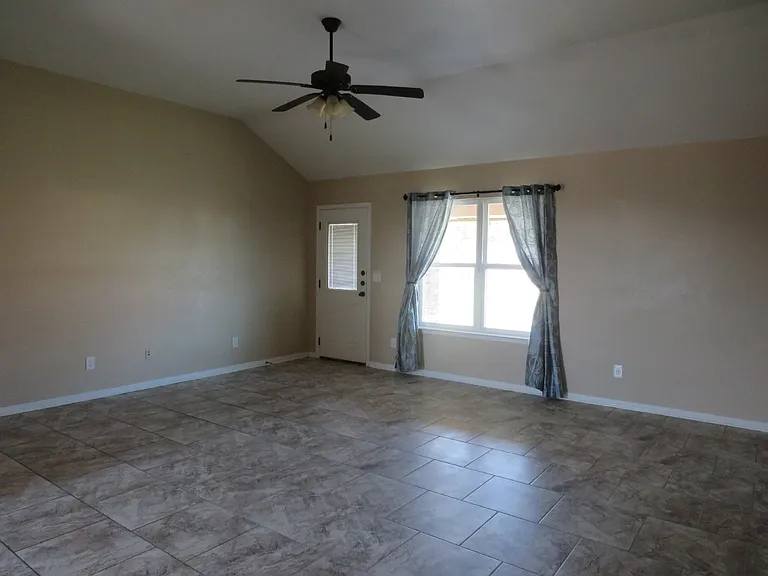 6601 Morganite Ln — Photo 2
