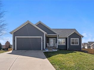 888 E Cheyenne St, Gardner, KS 66030