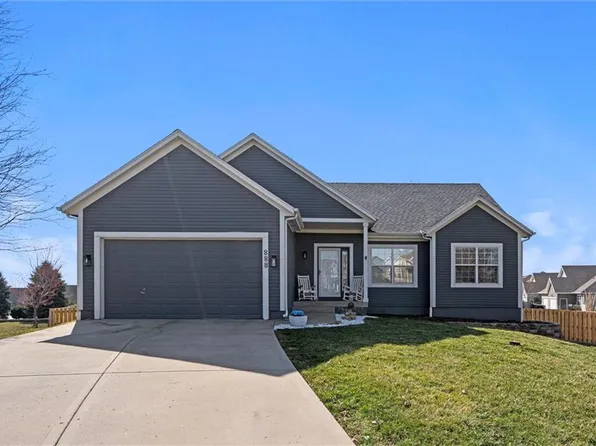 888 E Cheyenne St, Gardner, KS 66030