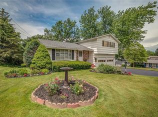100 Thornton Ct, Camillus, NY 13031