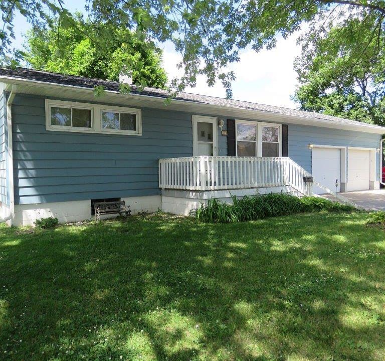 1st image of 117 W Diller St