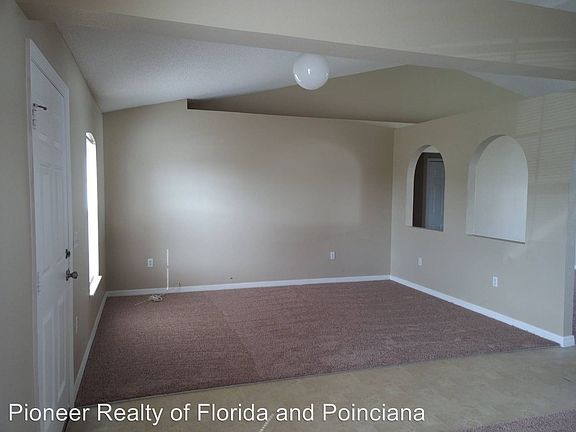4th image of 626 Camel Ct