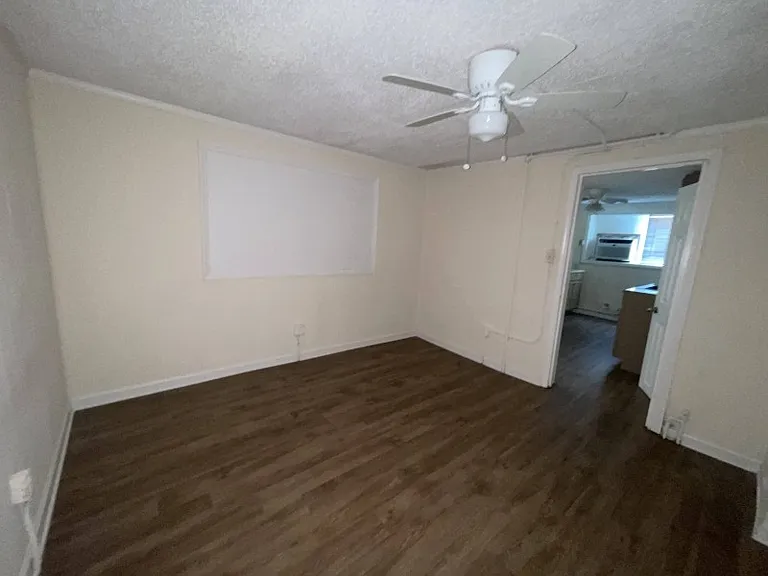 182 Chestnut St — Photo 13
