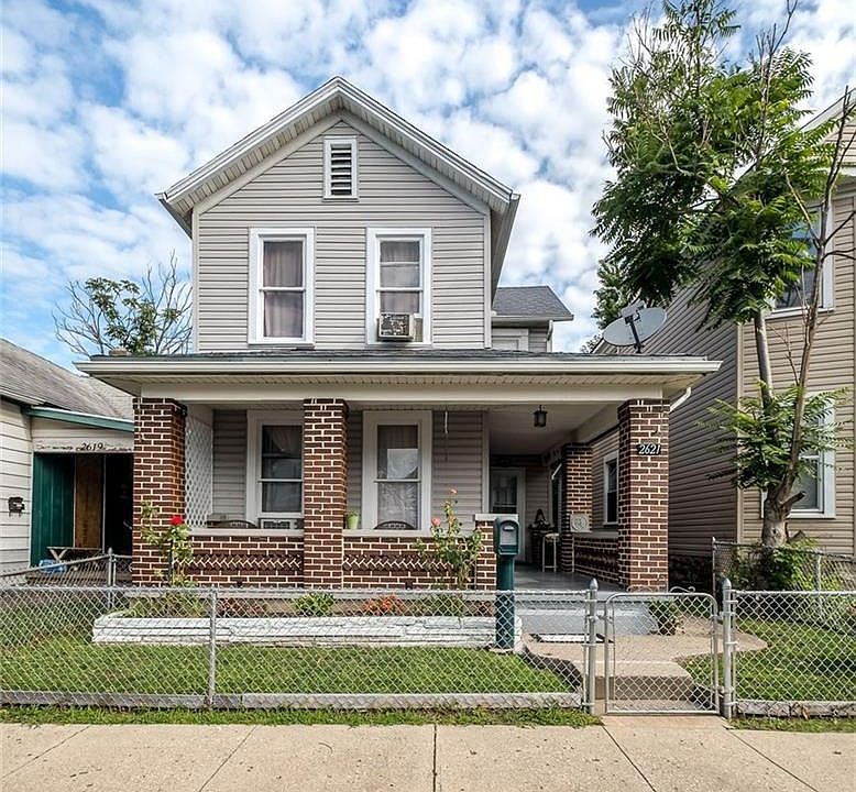 1st image of 2621 E 2nd St