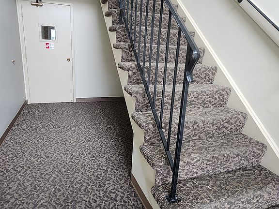 4th image of 1095 Miller Ln