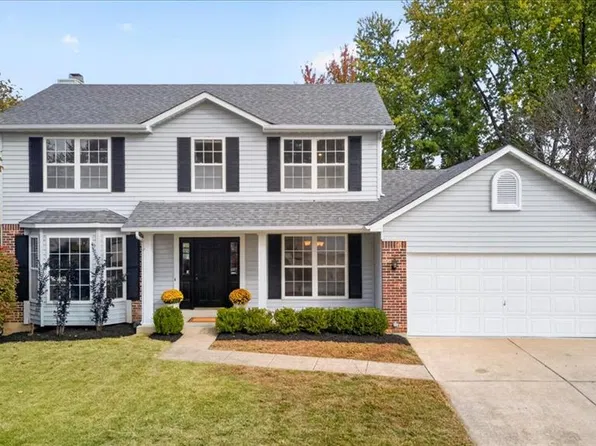 7305 Thorn Hill Dr, O'Fallon, MO 63368
