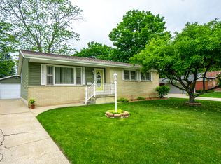 17510 Shirley Dr, Lansing, IL 60438