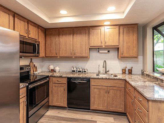 3rd image of 175 Evandale Ave APT 12