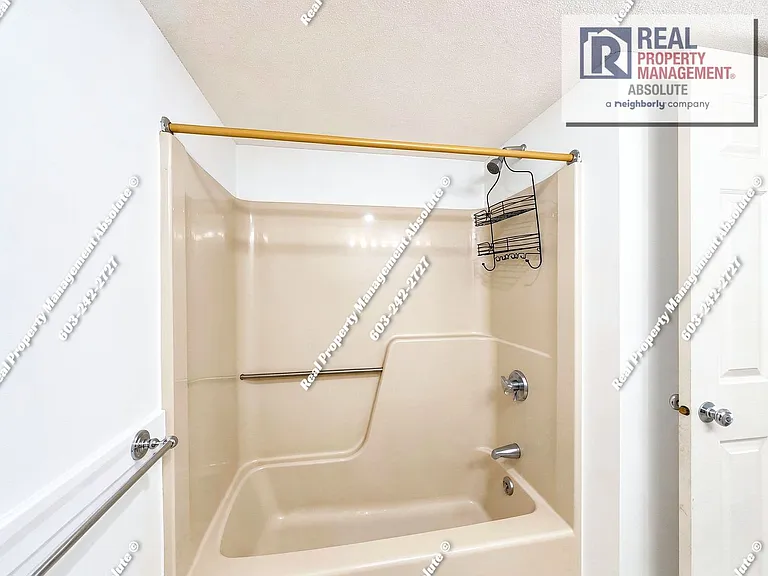 110 Coliseum Ave #108 — Photo 14