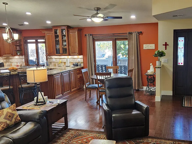 587 Leisure World — Photo 4