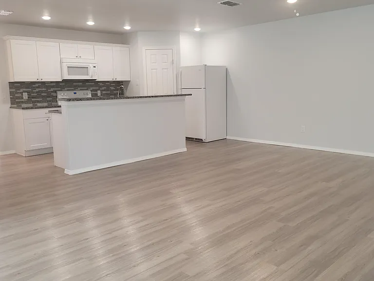 5507 Jarvis St #A — Photo 4