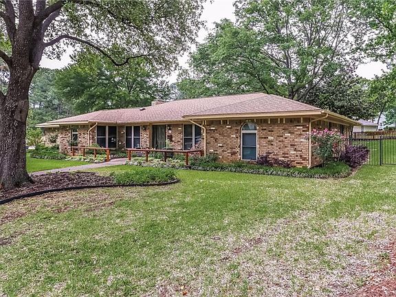 4th image of 213 Pennsylvania Dr