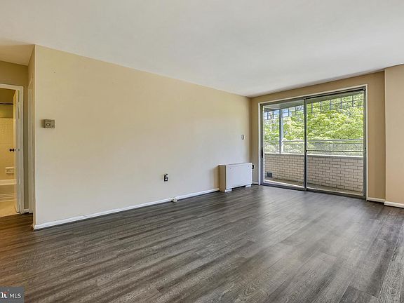 4th image of 10201 Grosvenor Pl APT 316