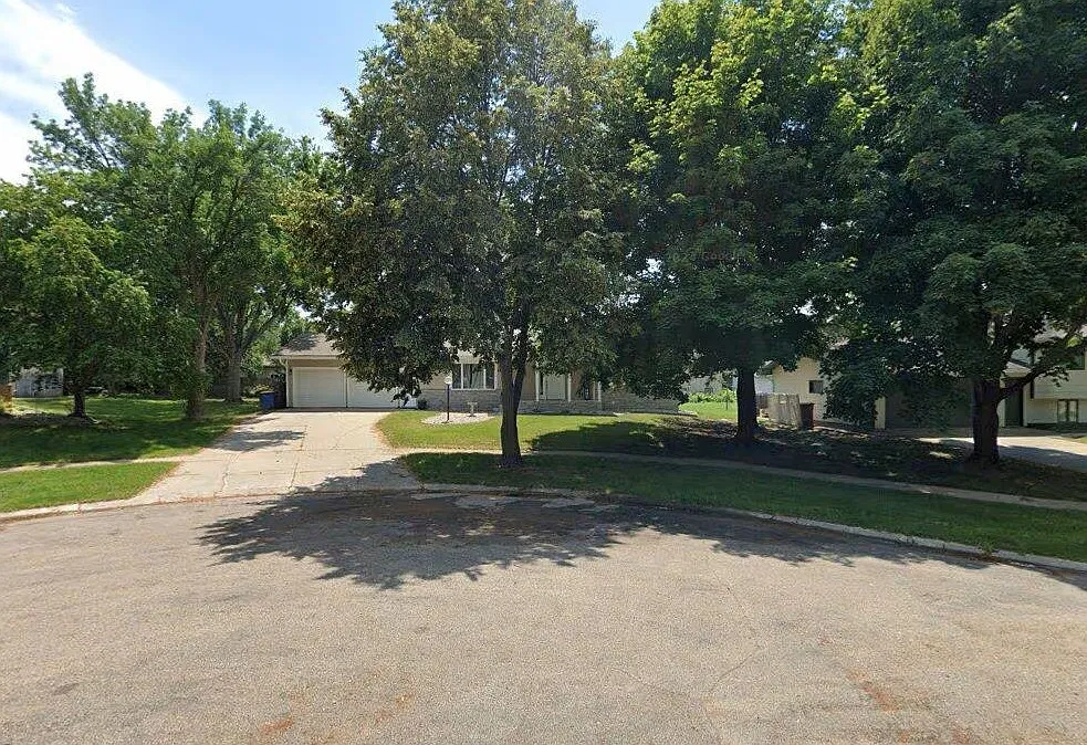 3 bed, 2.5 bath, 1440 sqft, $2,200 — Photo 1