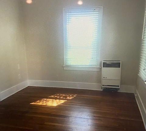 2nd image of 4418 41st St