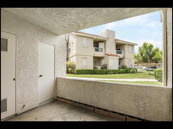 5th image of 10626 Aderman Ave