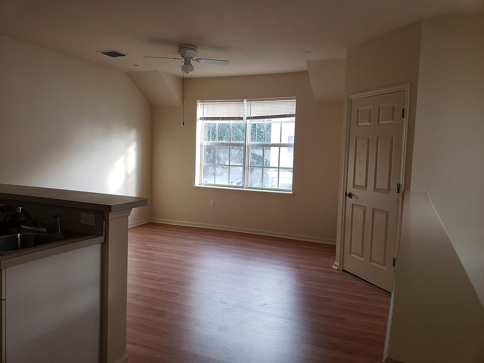 2nd image of 4498B Twinview Ln