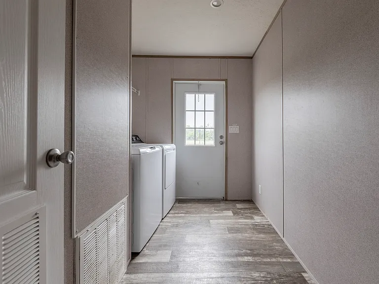 240 Private Road 4653 — Photo 12