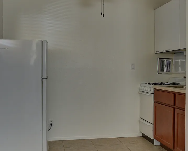333 S Alarcon St — Photo 3