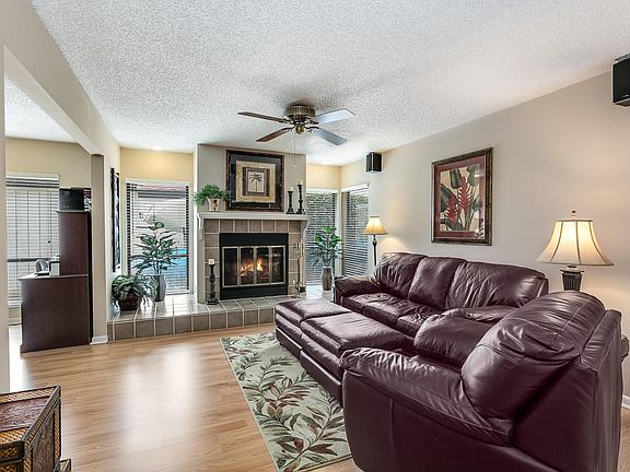 4th image of 6180 Alpenrose Ave