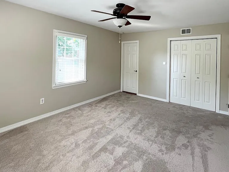 20301 Shelburne Rd #8B — Photo 7