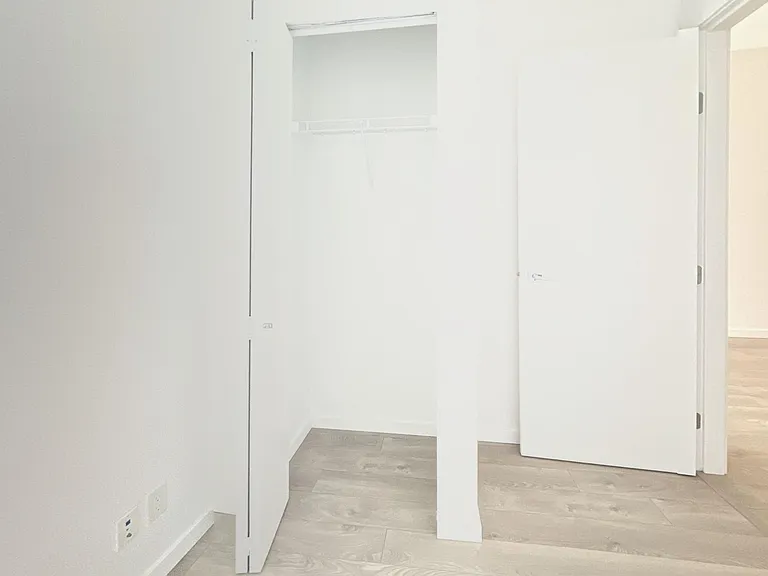 2975 Oak St #205 — Photo 8