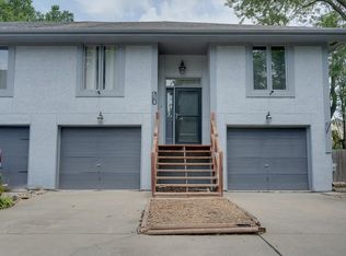 205 SW Pryor Rd APT B, Lees Summit, MO 64081