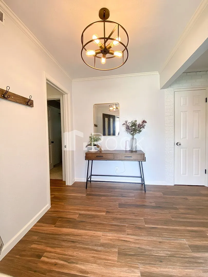 Beautiful North Okc Home With Utilities Included! Available Early September — Photo 4
