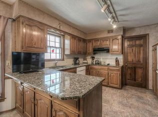 12048 Ballentine St, Overland Park, KS 66213