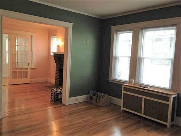5th image of 124 Russell St #1