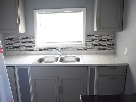 5th image of 1518 Brown St