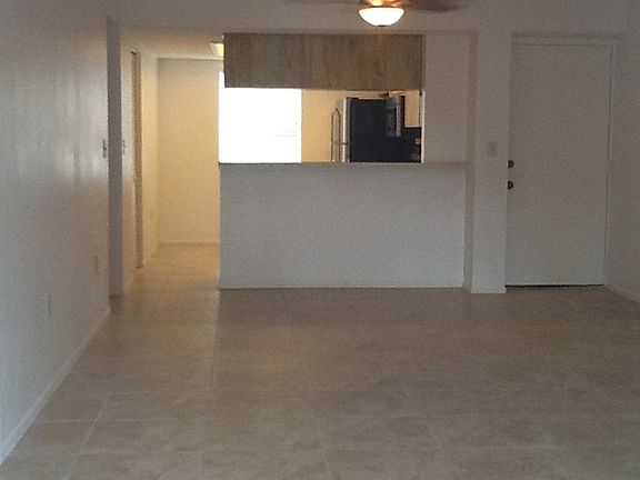 2nd image of 101 W Cypress Ct