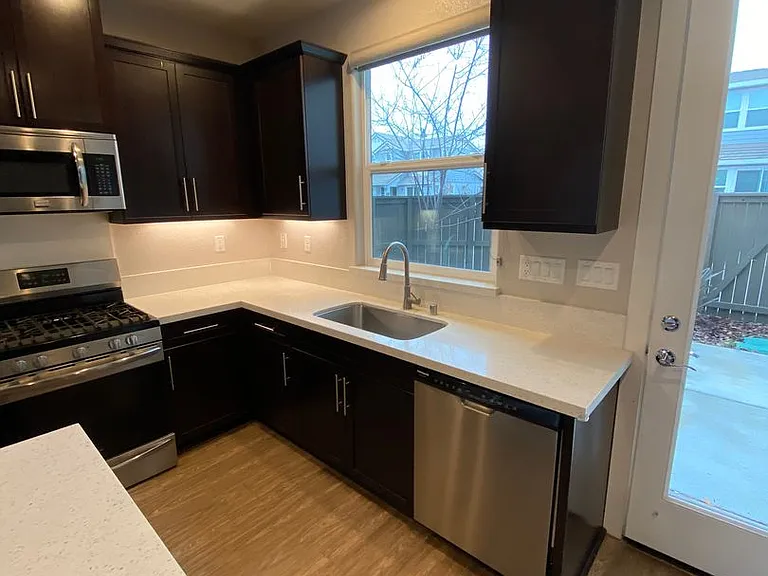 4821 Holden Dr — Photo 15