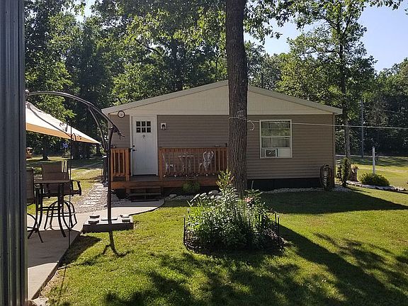 2nd image of 3852 E Woodland Trl