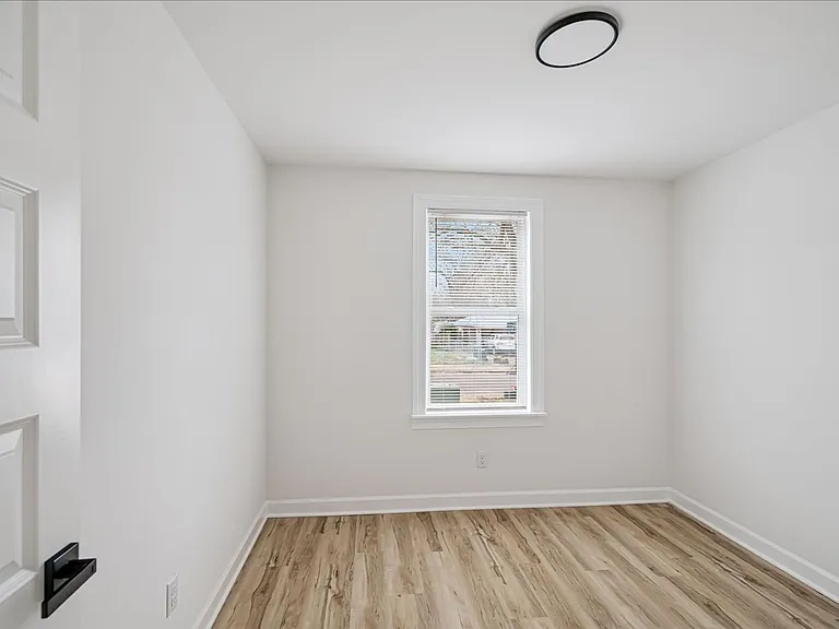 825 N 7th St — Photo 26