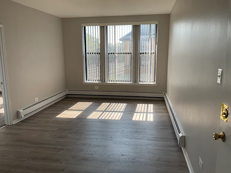 4631 S Lake Park — Photo 9