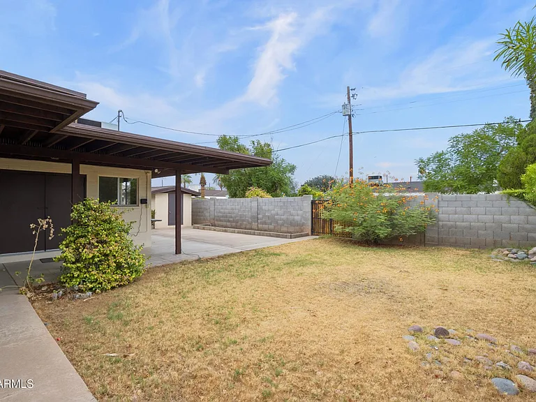1014 E Balboa Cir — Photo 54